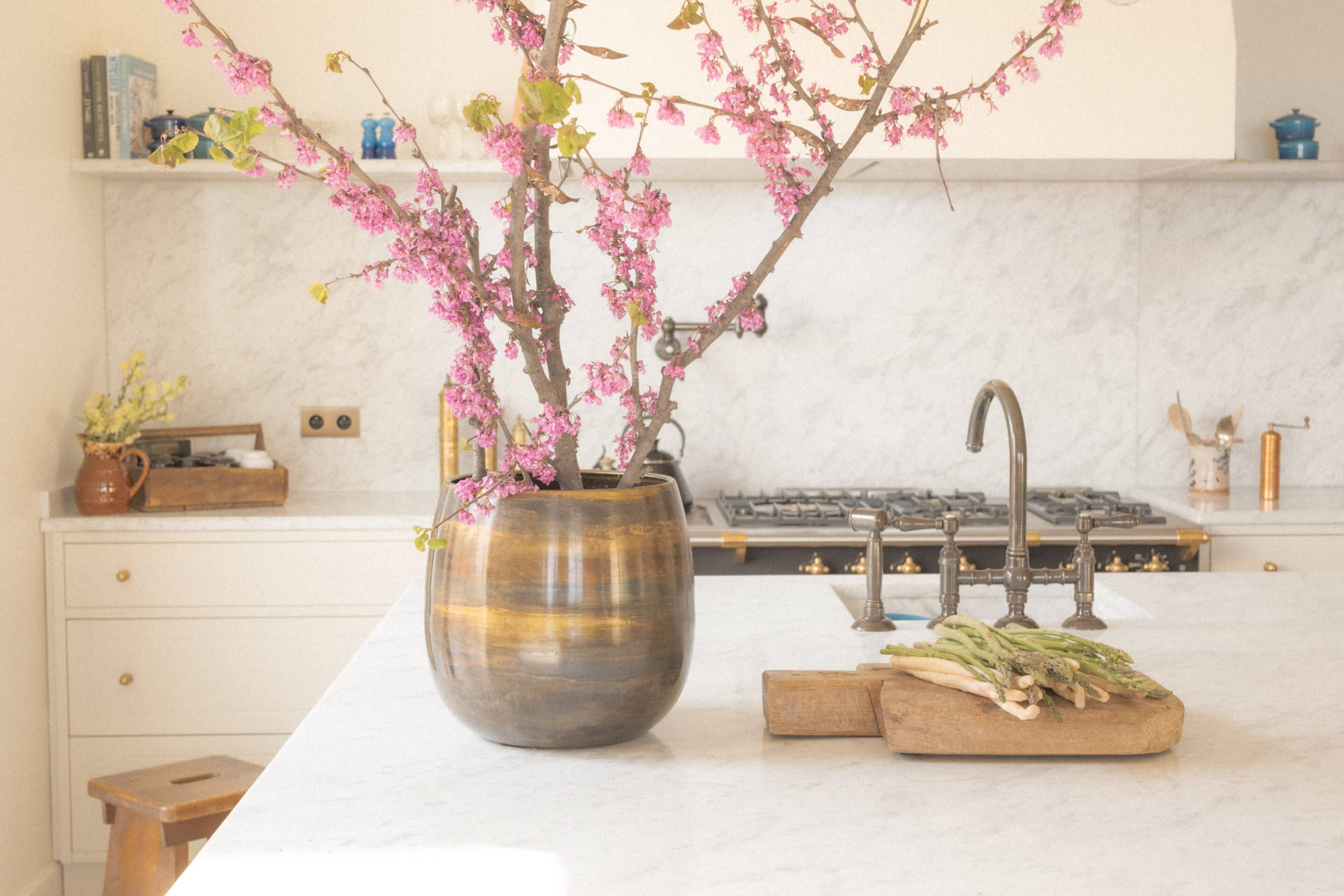 6. Freedom form perfection - marble kitchen